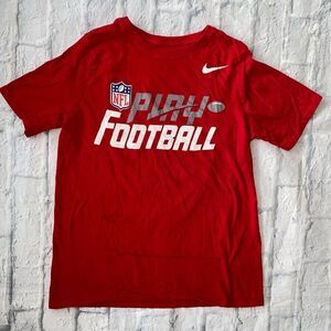 The Nike tee football youth boys XL athletic cut short sleeve t-shirt red